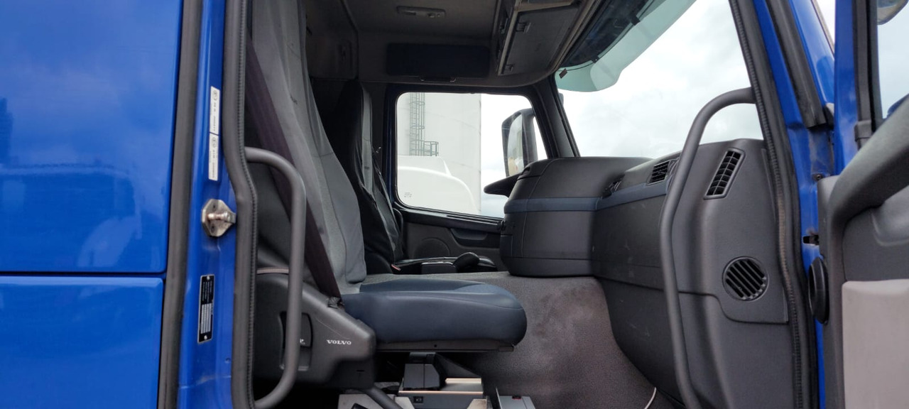 VOLVO FM - Caminhão tanque: foto 1 VOLVO FM - Caminhão tanque: foto 1