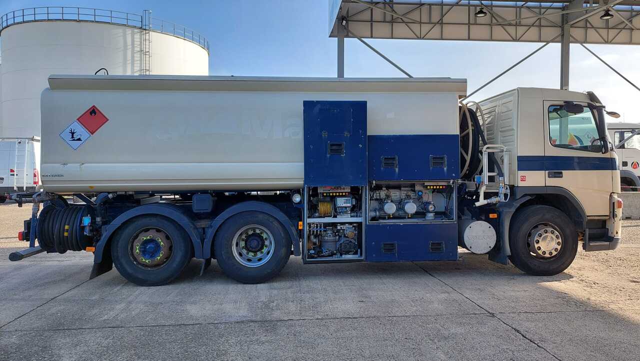 Caminhão tanque VOLVO FM: foto 9