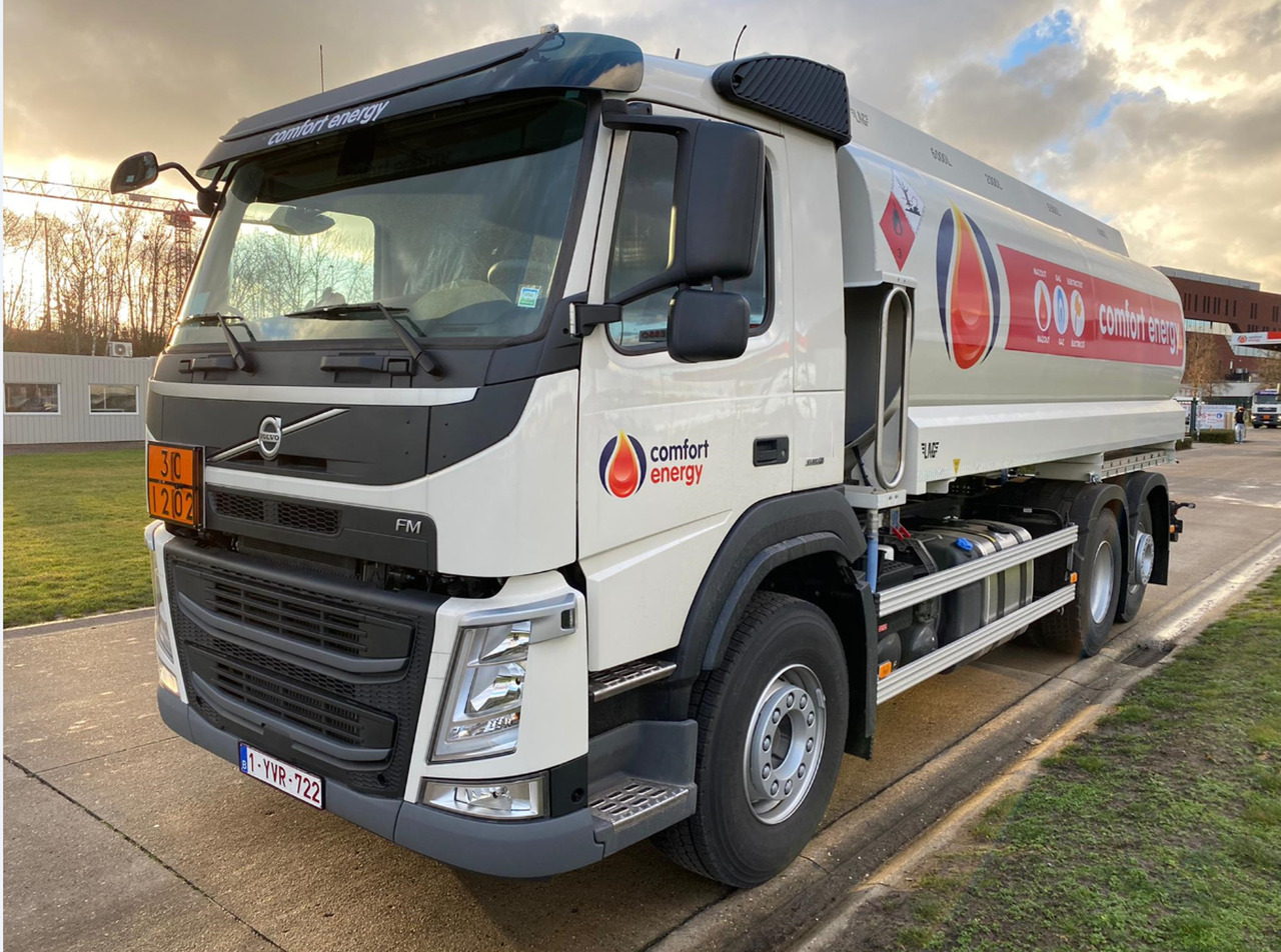 VOLVO FM - Caminhão tanque: foto 1 VOLVO FM - Caminhão tanque: foto 1