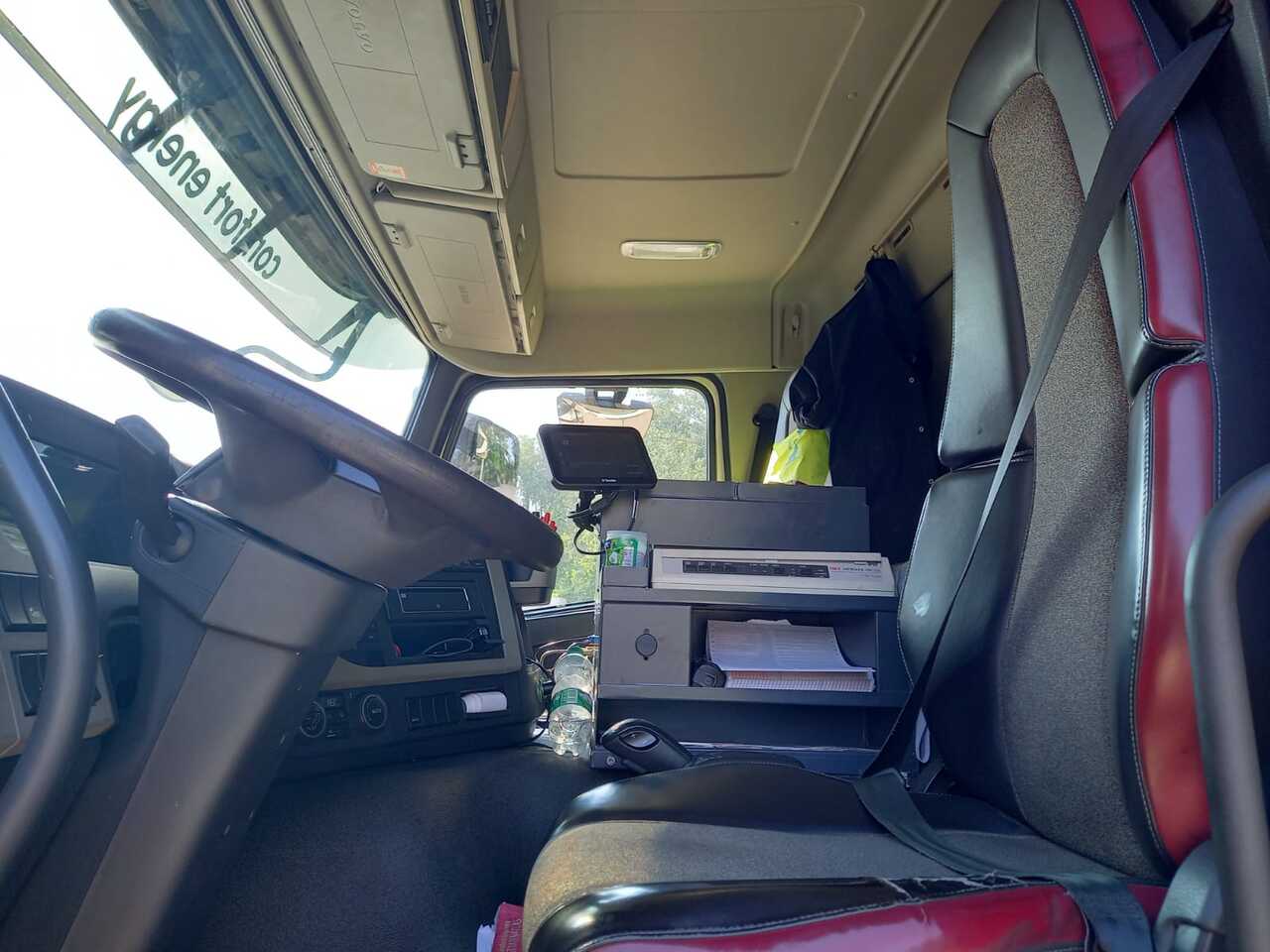 VOLVO FM - Caminhão tanque: foto 4 VOLVO FM - Caminhão tanque: foto 4