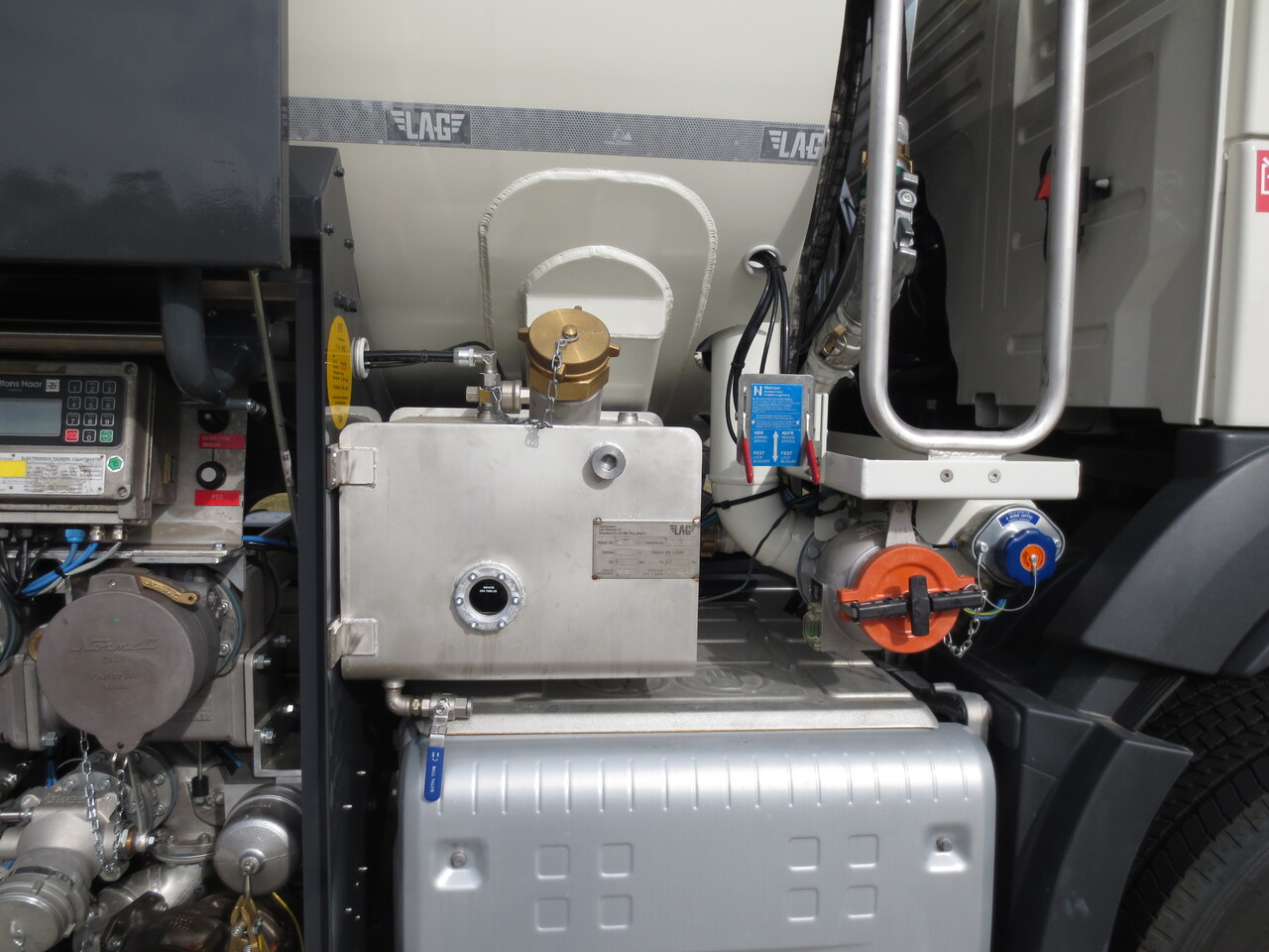 VOLVO FM - Caminhão tanque: foto 3 VOLVO FM - Caminhão tanque: foto 3