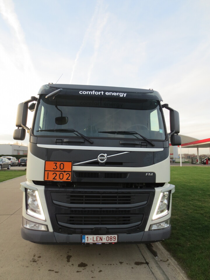 VOLVO FM - Caminhão tanque: foto 2 VOLVO FM - Caminhão tanque: foto 2