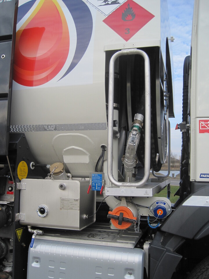 VOLVO FM - Caminhão tanque: foto 2 VOLVO FM - Caminhão tanque: foto 2