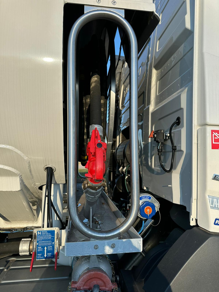 Caminhão tanque novo VOLVO FM: foto 11