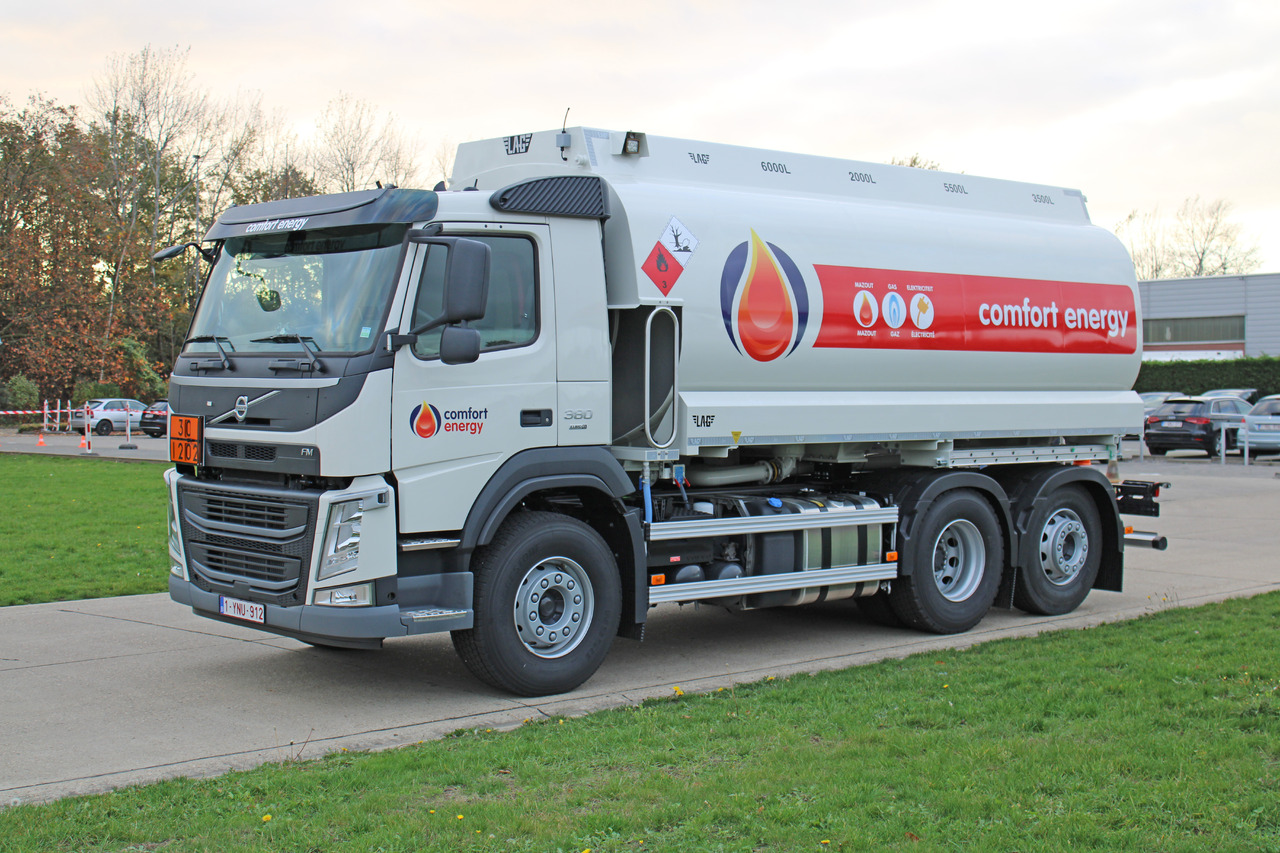 VOLVO FM - Caminhão tanque: foto 1 VOLVO FM - Caminhão tanque: foto 1