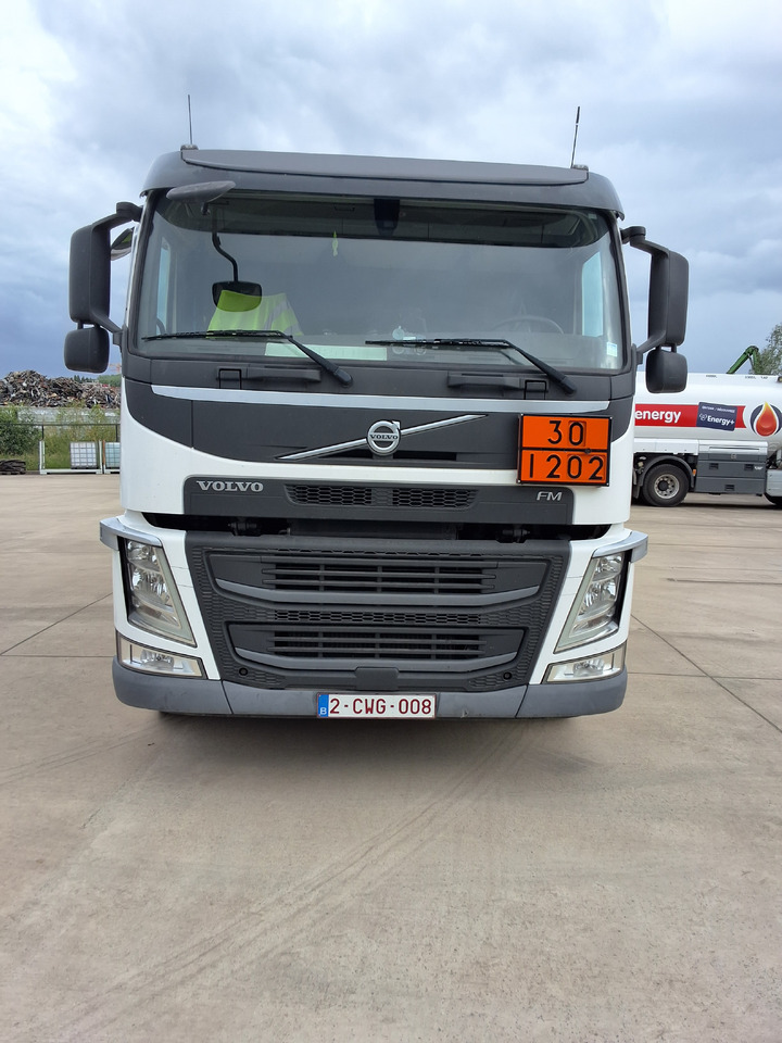 VOLVO FM - Caminhão tanque: foto 1 VOLVO FM - Caminhão tanque: foto 1
