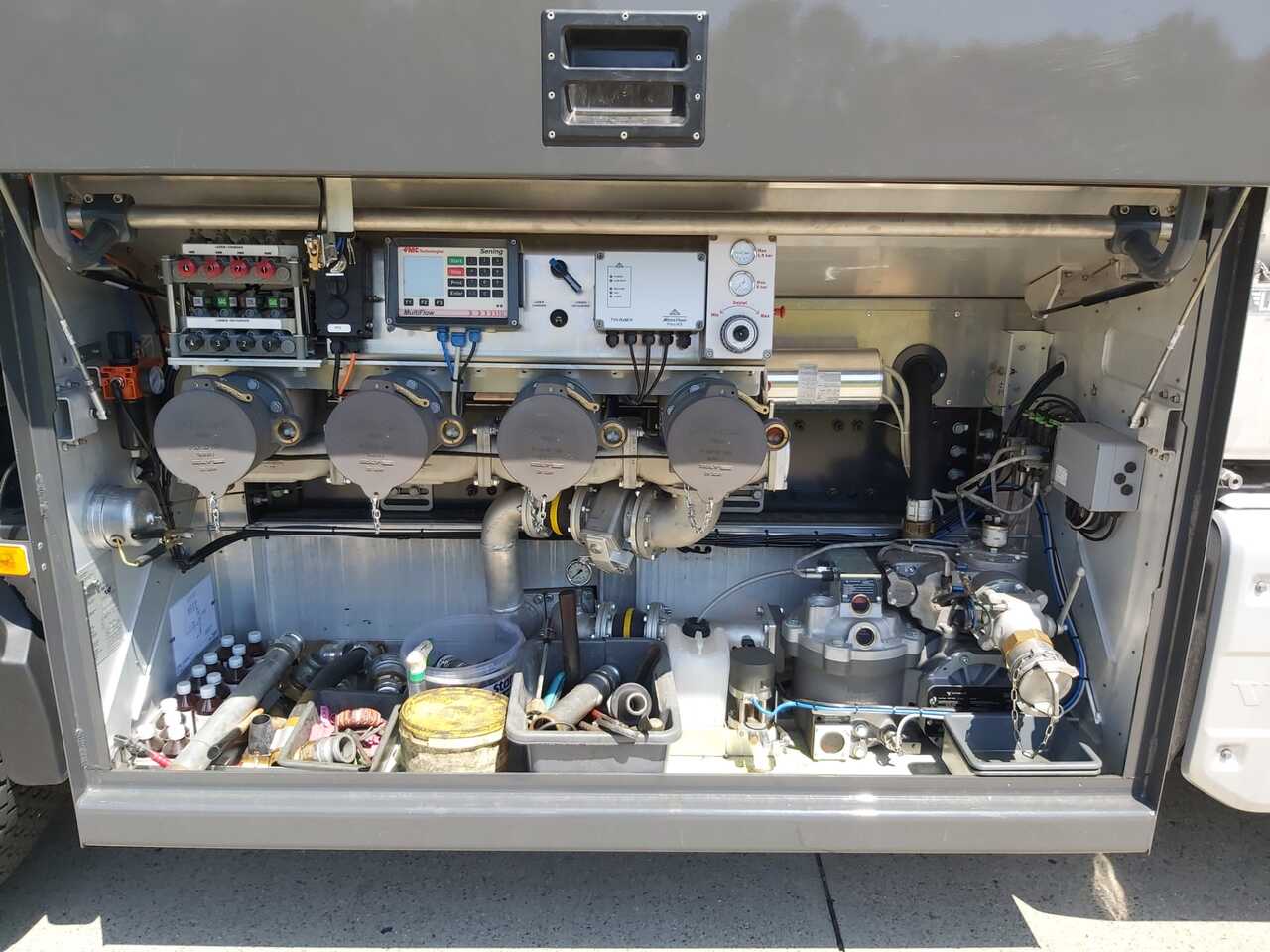 VOLVO FM - Caminhão tanque: foto 2 VOLVO FM - Caminhão tanque: foto 2