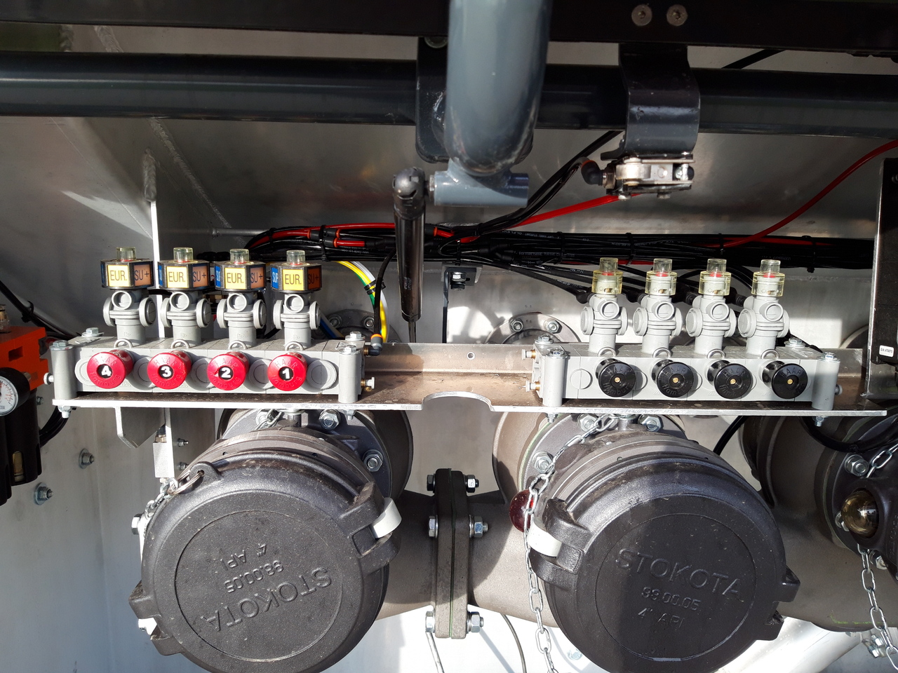 VOLVO FM - Caminhão tanque: foto 3 VOLVO FM - Caminhão tanque: foto 3