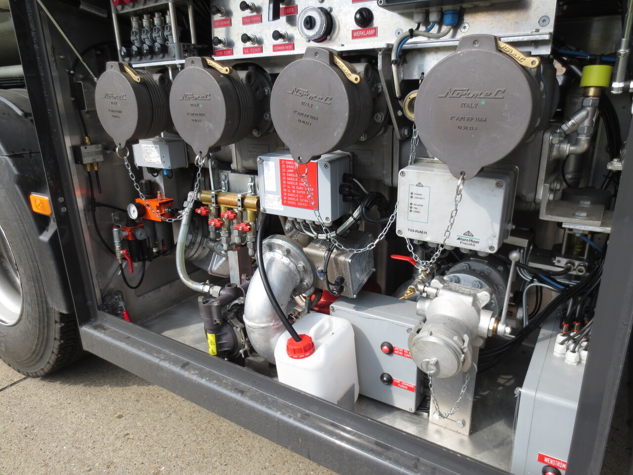 VOLVO FM - Caminhão tanque: foto 4 VOLVO FM - Caminhão tanque: foto 4