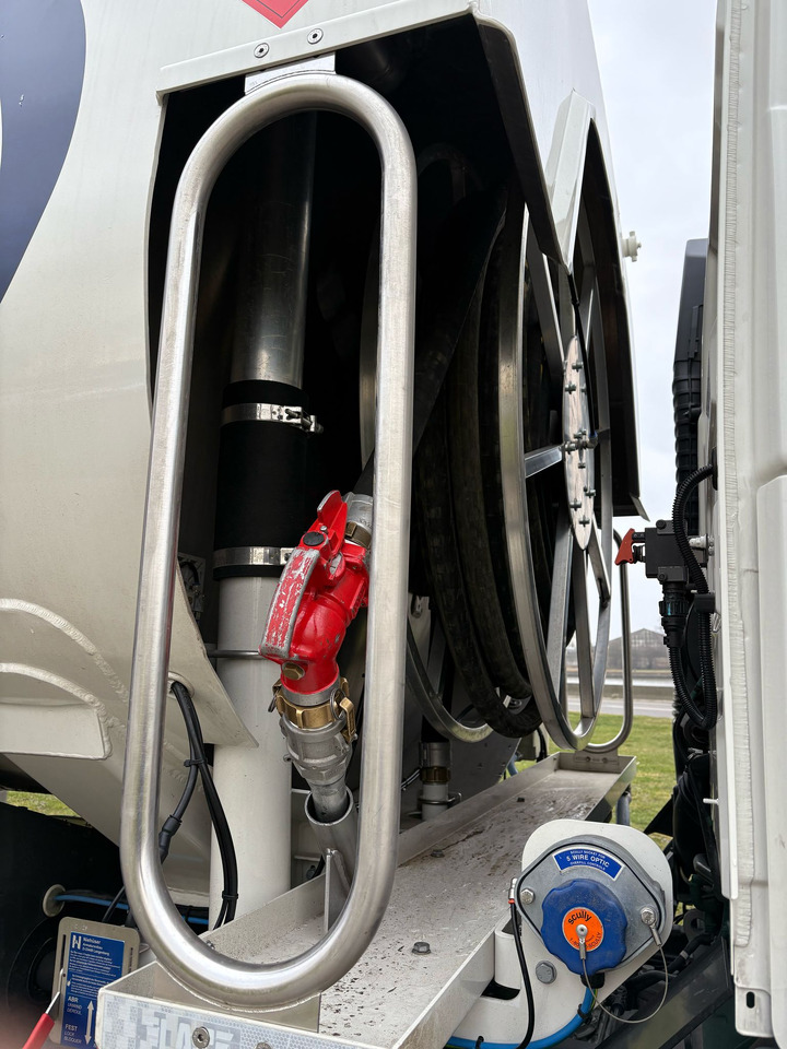 VOLVO FM380 - Caminhão tanque: foto 2 VOLVO FM380 - Caminhão tanque: foto 2