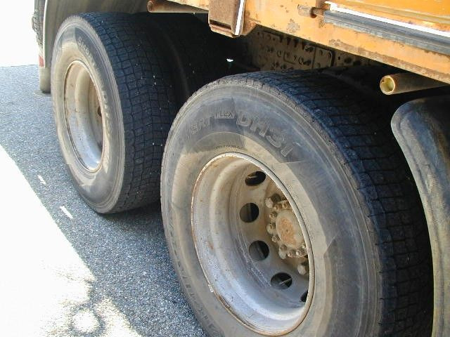 Volvo FH 12 6x4 Volvo FH 12 6x4 - Camião de caixa aberta/ Plataforma, Camião grua: foto 5 Volvo FH 12 6x4 Volvo FH 12 6x4 - Camião de caixa aberta/ Plataforma, Camião grua: foto 5