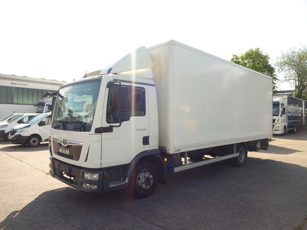 MAN TGL 8.190, LBW, Luft, Tempomat, Standheizung - Carrinha de contentor: foto 2 MAN TGL 8.190, LBW, Luft, Tempomat, Standheizung - Carrinha de contentor: foto 2