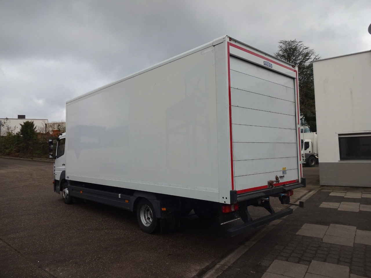 Mercedes-Benz Atego 818, Koffer mit Rolltor - Carrinha de contentor: foto 5 Mercedes-Benz Atego 818, Koffer mit Rolltor - Carrinha de contentor: foto 5