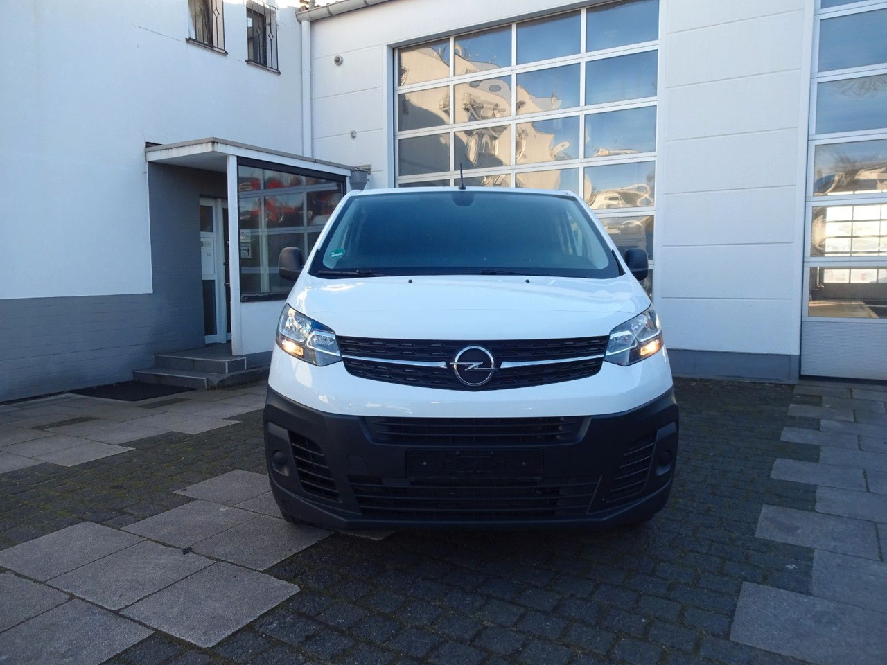 Opel 50 x Vivaro Kasten L1H1, Klima, PDC, - Furgão compacto: foto 2 Opel 50 x Vivaro Kasten L1H1, Klima, PDC, - Furgão compacto: foto 2
