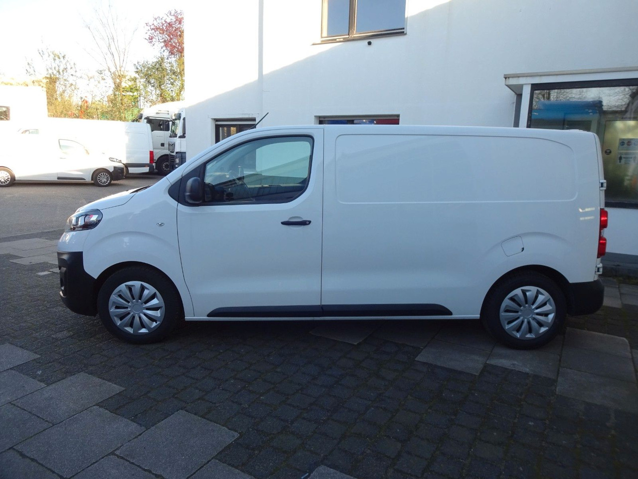 Opel 50 x Vivaro Kasten L1H1, Klima, PDC, Tempomat - Furgão compacto: foto 4 Opel 50 x Vivaro Kasten L1H1, Klima, PDC, Tempomat - Furgão compacto: foto 4