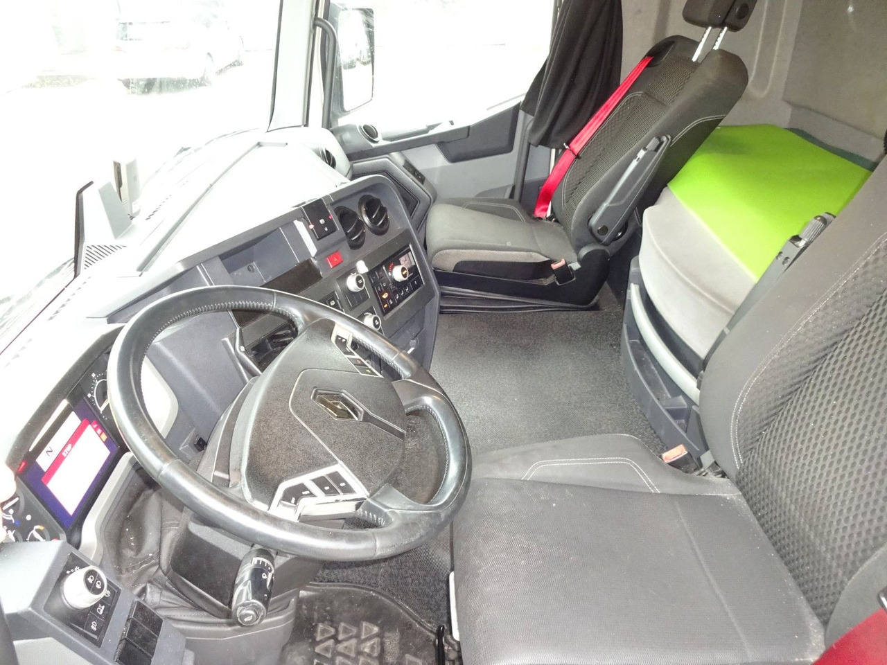 Leasing de  Renault Premium 460, Low Liner, Hubsattelkupplung Renault Premium 460, Low Liner, Hubsattelkupplung: foto 10 Leasing de  Renault Premium 460, Low Liner, Hubsattelkupplung Renault Premium 460, Low Liner, Hubsattelkupplung: foto 10