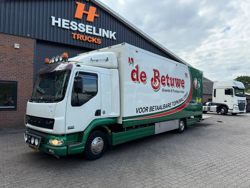 DAF LF 45.220 Laadklep/LBW Zijdeur Airco Slaapcabine AHK - Camião furgão: foto 1 DAF LF 45.220 Laadklep/LBW Zijdeur Airco Slaapcabine AHK - Camião furgão: foto 1
