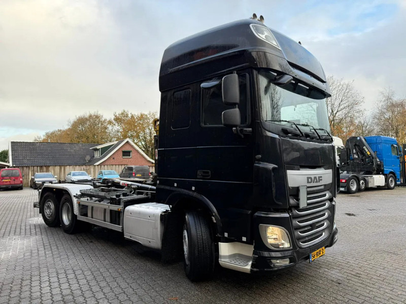 DAF XF 440 6x2 Hyva Haakarm Stuuras 660.119KM! NL Truck APK 03-2026 - Camião polibenne: foto 4 DAF XF 440 6x2 Hyva Haakarm Stuuras 660.119KM! NL Truck APK 03-2026 - Camião polibenne: foto 4