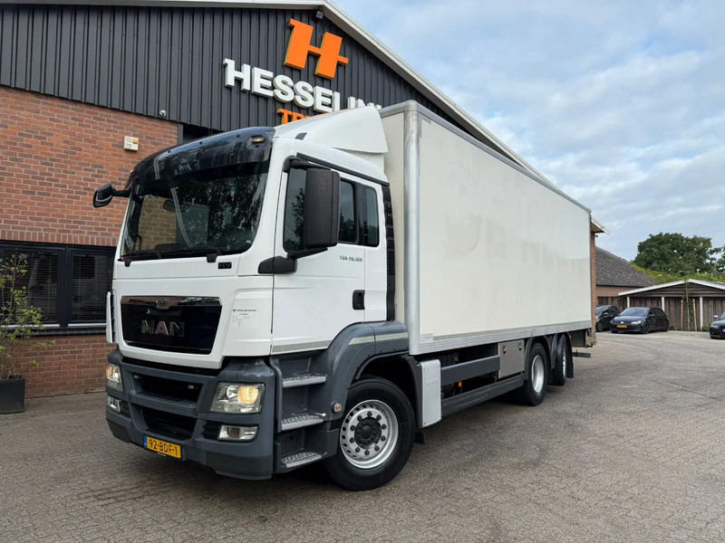 MAN TGS 26.320 EEV Koffer Stuuras AHK 3.000KG LBW 370.859 KM! NL Truck - Camião furgão: foto 1 MAN TGS 26.320 EEV Koffer Stuuras AHK 3.000KG LBW 370.859 KM! NL Truck - Camião furgão: foto 1