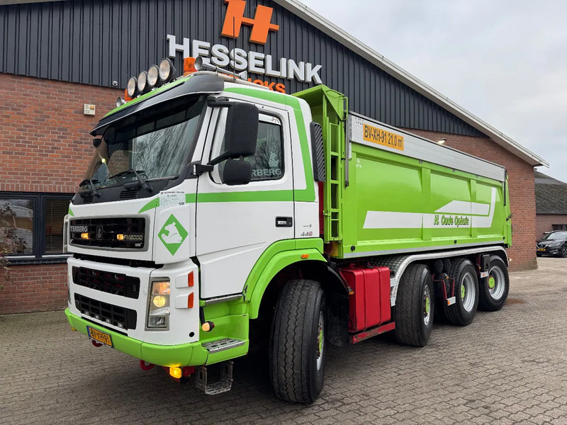 Terberg FM 2000 8X8 21m3 Isolated Hardox Manual gearbox NL truck - Camião basculante: foto 2 Terberg FM 2000 8X8 21m3 Isolated Hardox Manual gearbox NL truck - Camião basculante: foto 2