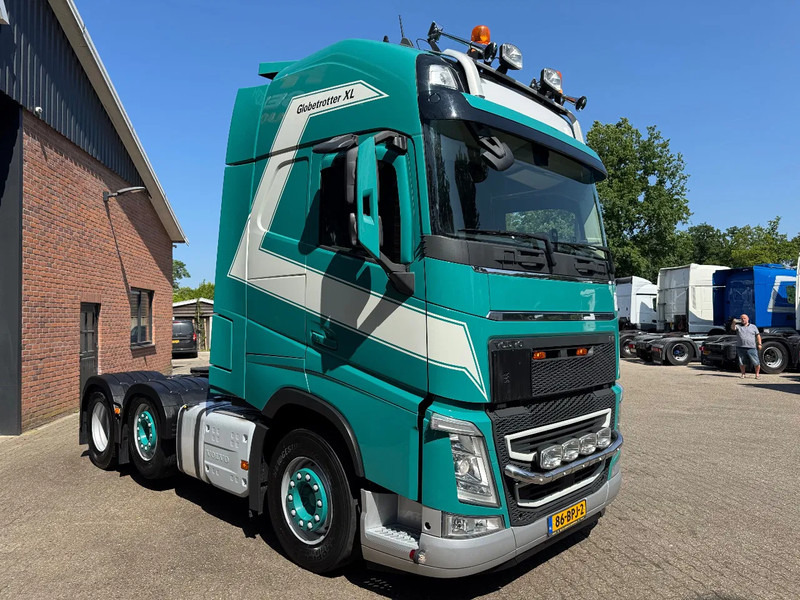 Volvo FH 500 Globetrotter XL ADR! 305.330KM! Gestuurde Voorloopas 2x tank APK 03/2026 - Tractor: foto 2 Volvo FH 500 Globetrotter XL ADR! 305.330KM! Gestuurde Voorloopas 2x tank APK 03/2026 - Tractor: foto 2