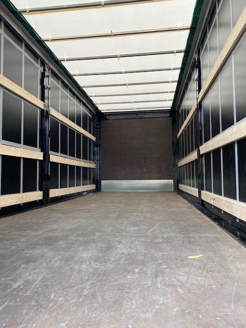Krone BDF-System, 7.450 mm lang, Eckhöhe: 2.750 mm. - Toldo carroçaria: foto 3 Krone BDF-System, 7.450 mm lang, Eckhöhe: 2.750 mm. - Toldo carroçaria: foto 3