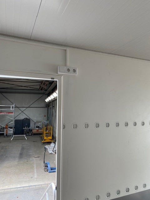 Carroçaria para furgões Spier BDF-System 7.450 mm lang, LACK NEU schwarz: foto 6