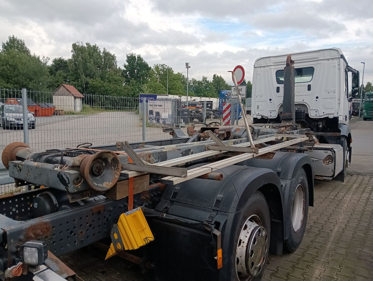 Mercedes-Benz 2545 6x2 Lenk/Lift MEILLER RK2070 Luft/Luft - Camião chassi: foto 3 Mercedes-Benz 2545 6x2 Lenk/Lift MEILLER RK2070 Luft/Luft - Camião chassi: foto 3