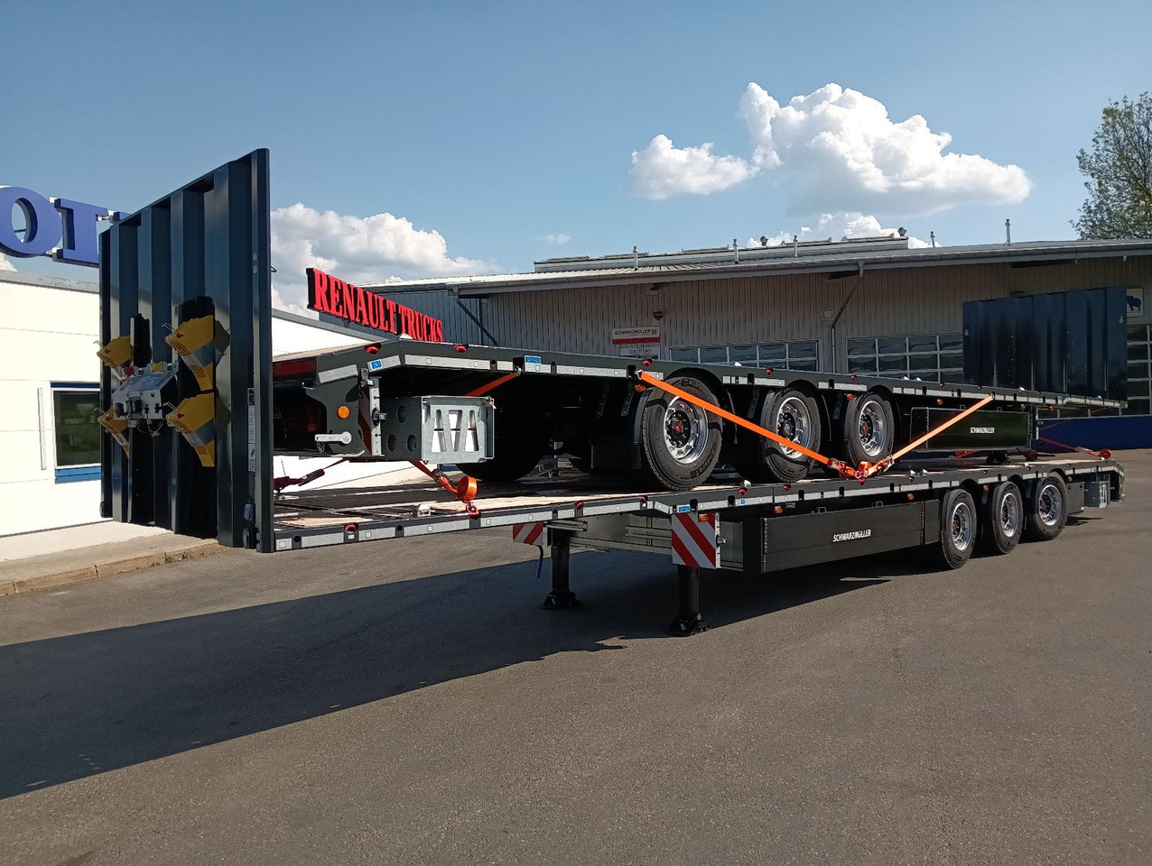Schwarzmüller 3Achs Tele Rampen TwistLock40+2x20"SAF Lenk+Lift - Semi-reboque plataforma/ Caixa aberta: foto 2 Schwarzmüller 3Achs Tele Rampen TwistLock40+2x20"SAF Lenk+Lift - Semi-reboque plataforma/ Caixa aberta: foto 2