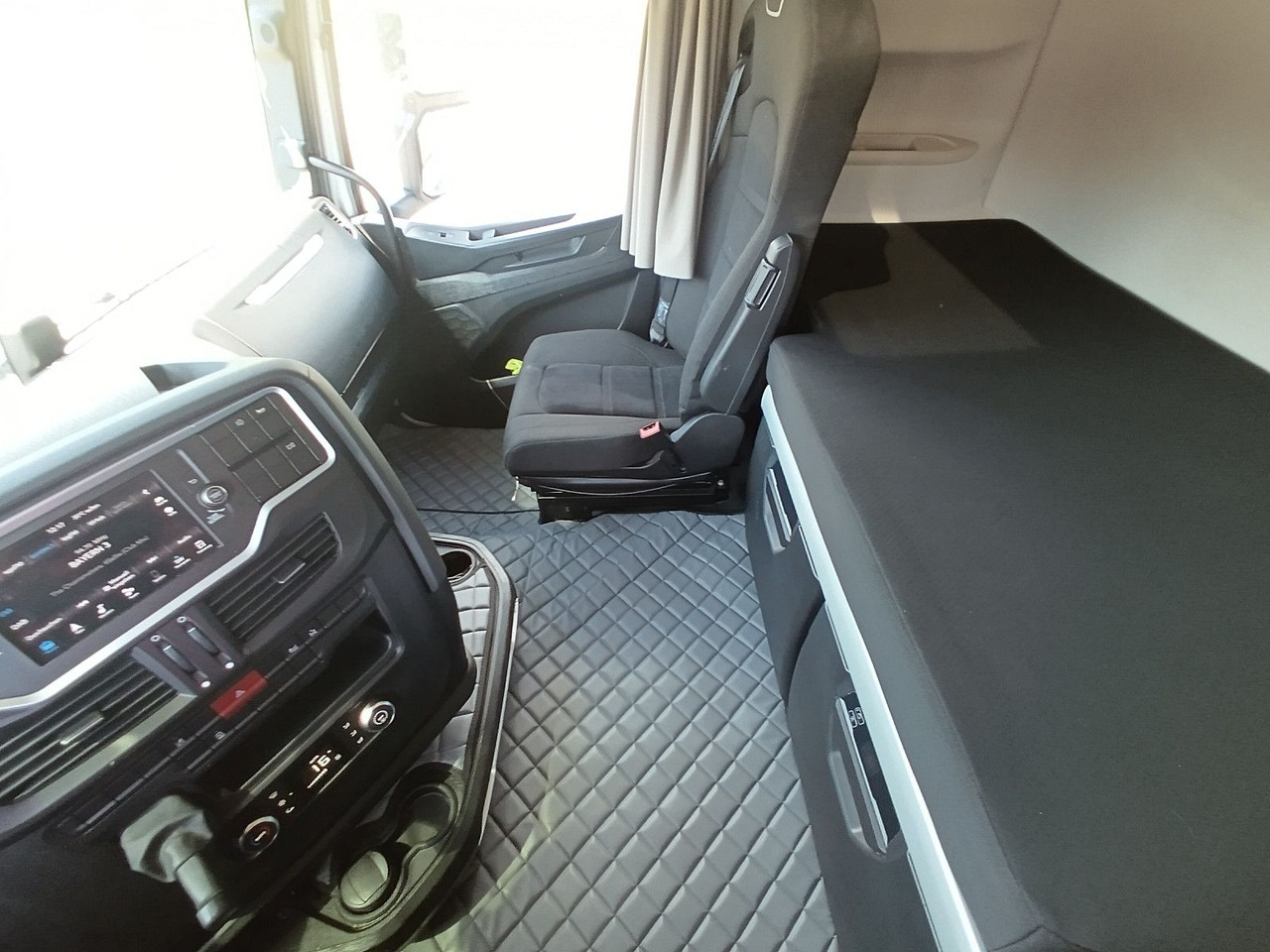Tractor Iveco S-WAY AS440 P490 INTARDERSpoilerStandklima 2xTan: foto 10