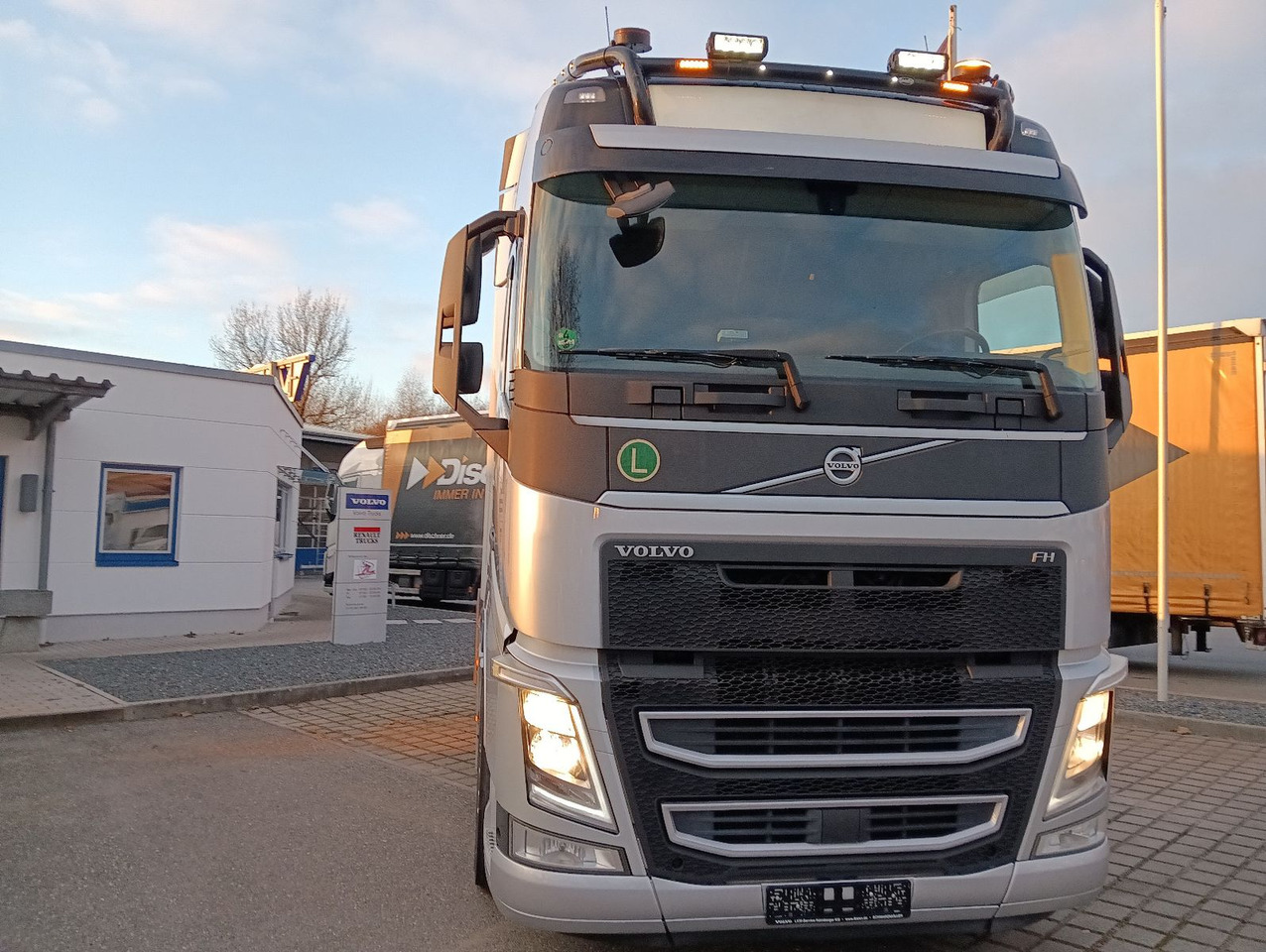 Volvo FH460 Globe FullSpoiler TV I-PARC 2xTank German - Tractor: foto 4 Volvo FH460 Globe FullSpoiler TV I-PARC 2xTank German - Tractor: foto 4