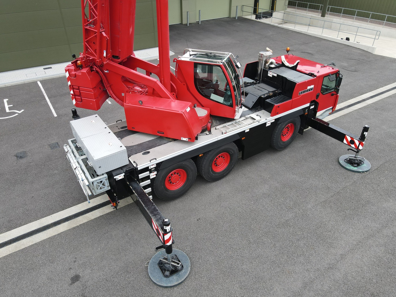 LIEBHERR LTM1060-3.1 - Like New Condition - Grua todo o terreno: foto 4 LIEBHERR LTM1060-3.1 - Like New Condition - Grua todo o terreno: foto 4