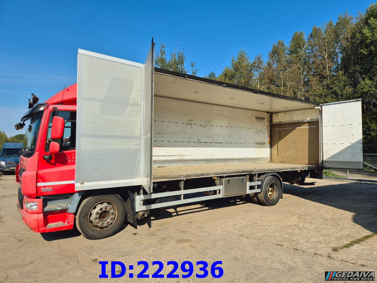DAF CF 75.310 - Euro5 - Camião furgão: foto 2 DAF CF 75.310 - Euro5 - Camião furgão: foto 2