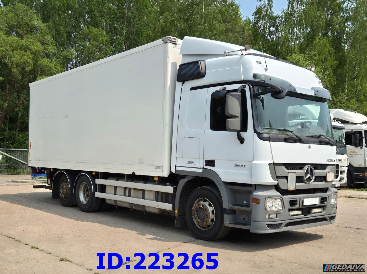 MERCEDES-BENZ Actros 2541 6x2 Retarder Open side box - Camião isotérmico: foto 3 MERCEDES-BENZ Actros 2541 6x2 Retarder Open side box - Camião isotérmico: foto 3
