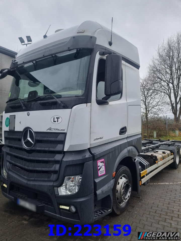 MERCEDES-BENZ Actros 2542 BDF 6x2 Euro6 - Camião chassi: foto 2 MERCEDES-BENZ Actros 2542 BDF 6x2 Euro6 - Camião chassi: foto 2