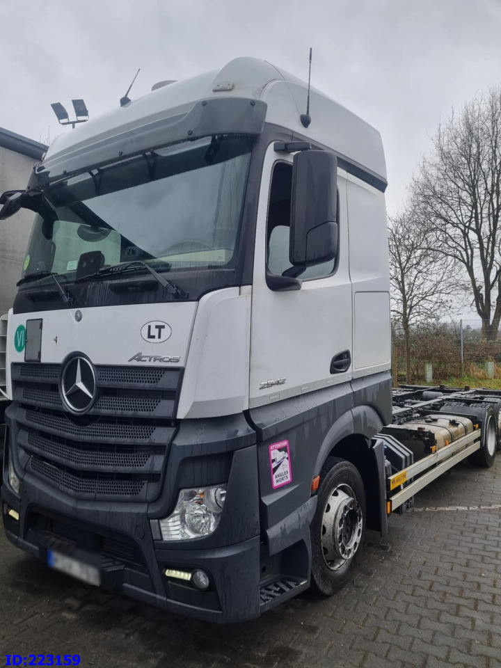 MERCEDES-BENZ Actros 2542 BDF 6x2 Euro6 - Camião chassi: foto 2 MERCEDES-BENZ Actros 2542 BDF 6x2 Euro6 - Camião chassi: foto 2