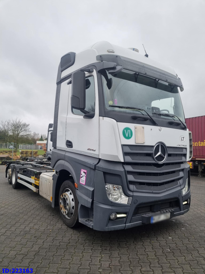 MERCEDES-BENZ Actros 2542 BDF 6x2 Euro6 - Camião chassi: foto 1 MERCEDES-BENZ Actros 2542 BDF 6x2 Euro6 - Camião chassi: foto 1