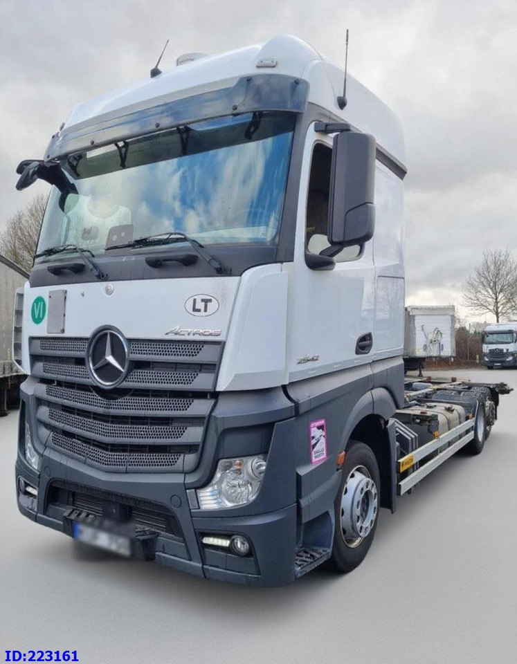 MERCEDES-BENZ Actros 2542 BDF 6x2 Euro6 - Camião chassi: foto 1 MERCEDES-BENZ Actros 2542 BDF 6x2 Euro6 - Camião chassi: foto 1