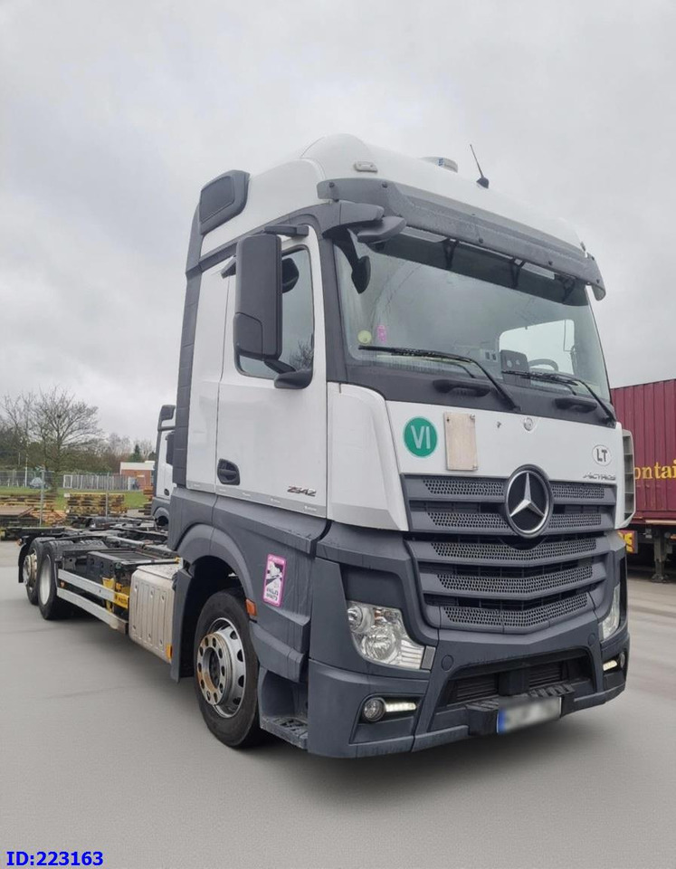 MERCEDES-BENZ Actros 2542 BDF 6x2 Euro6 - Camião chassi: foto 1 MERCEDES-BENZ Actros 2542 BDF 6x2 Euro6 - Camião chassi: foto 1