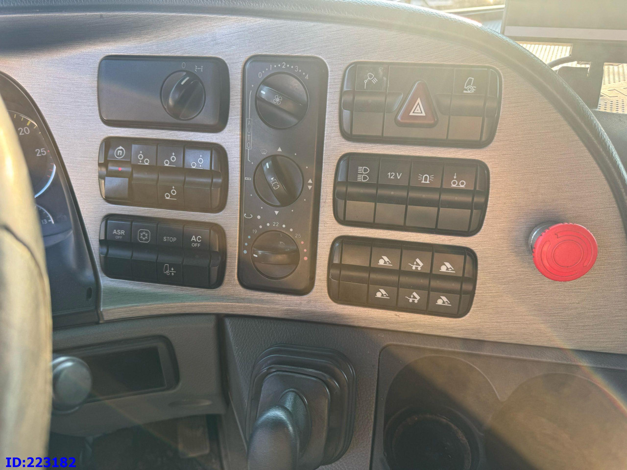 Camião polibenne MERCEDES-BENZ Actros 2551 8x2 V8 Retarder: foto 18