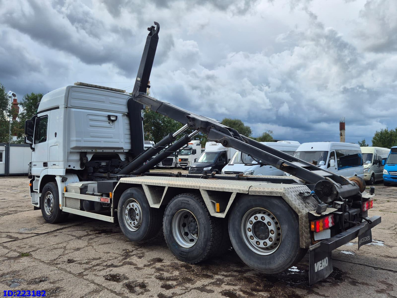 Camião polibenne MERCEDES-BENZ Actros 2551 8x2 V8 Retarder: foto 8