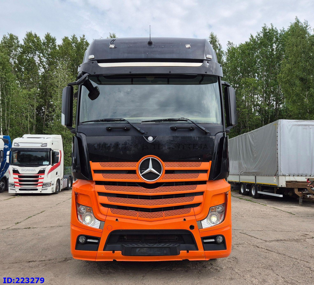 MERCEDES-BENZ Actros 3563 8×4 ( Steering axle) - Camião chassi: foto 2 MERCEDES-BENZ Actros 3563 8×4 ( Steering axle) - Camião chassi: foto 2