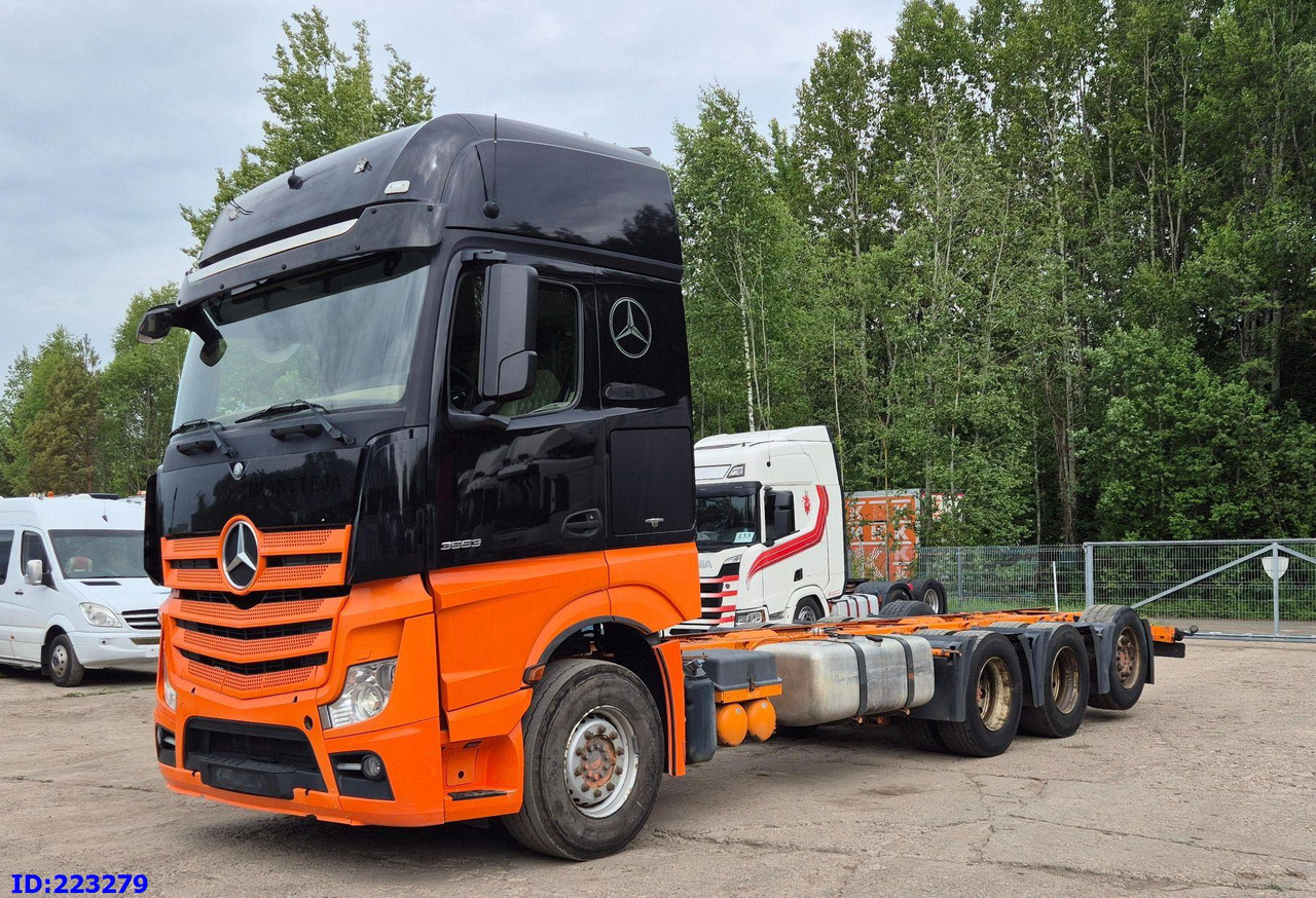 MERCEDES-BENZ Actros 3563 8×4 ( Steering axle) - Camião chassi: foto 1 MERCEDES-BENZ Actros 3563 8×4 ( Steering axle) - Camião chassi: foto 1