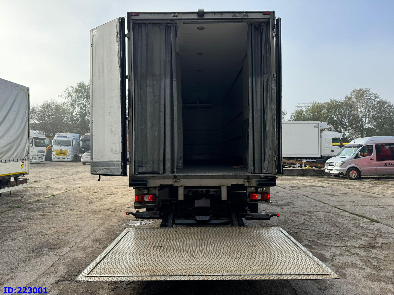 MERCEDES-BENZ Antos 2540 6x2 Euro6 - Camião frigorífico: foto 5 MERCEDES-BENZ Antos 2540 6x2 Euro6 - Camião frigorífico: foto 5