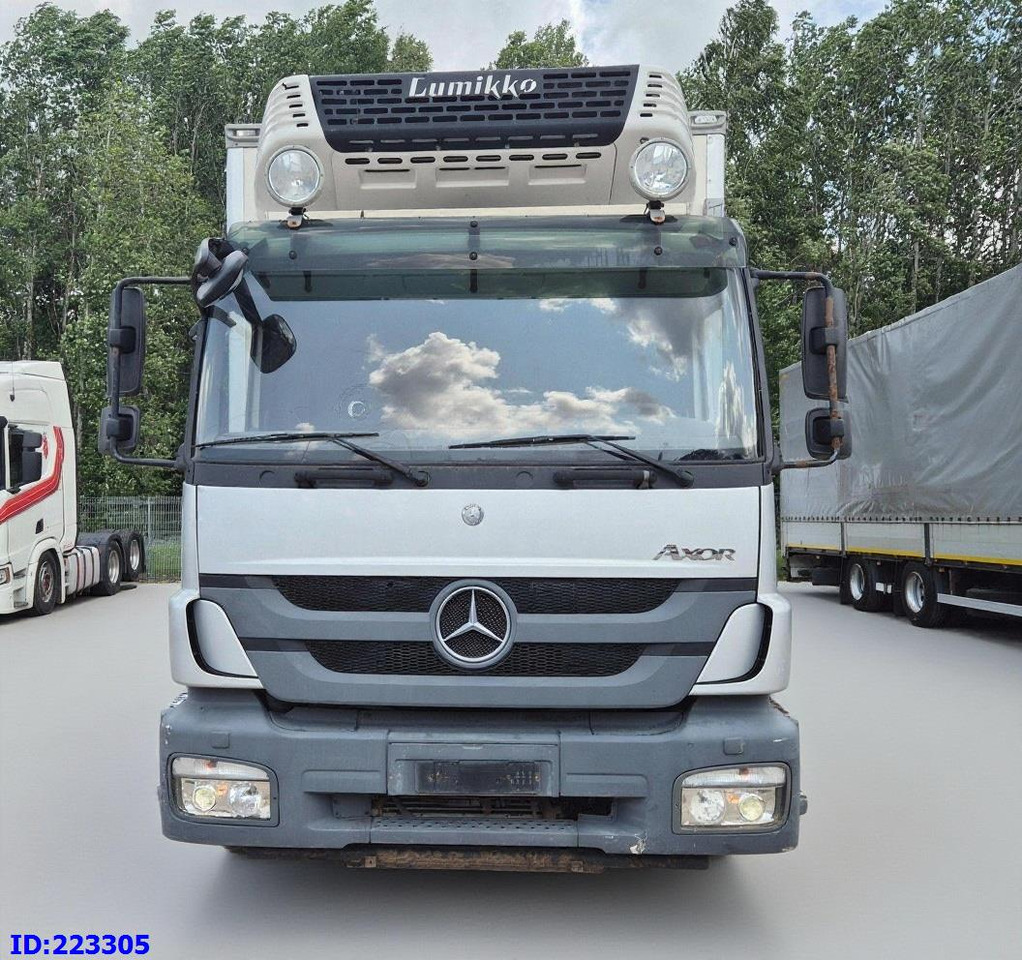 MERCEDES-BENZ Axor 1829 Euro5 Manual + Tail lift - Camião frigorífico: foto 2 MERCEDES-BENZ Axor 1829 Euro5 Manual + Tail lift - Camião frigorífico: foto 2