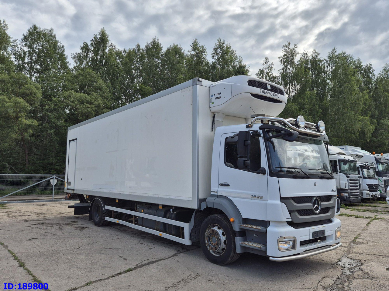 MERCEDES-BENZ Axor 1829 Euro5 Manual + Tail lift - Camião frigorífico: foto 4 MERCEDES-BENZ Axor 1829 Euro5 Manual + Tail lift - Camião frigorífico: foto 4