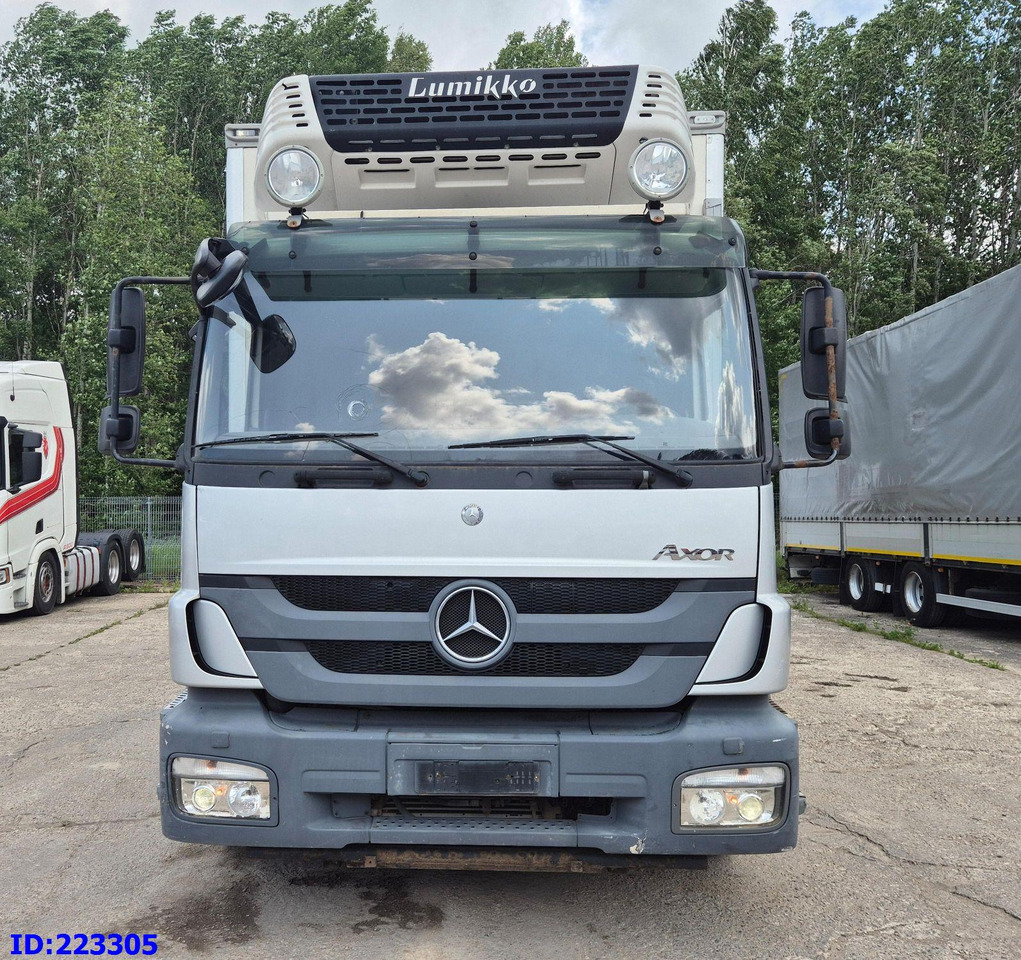 MERCEDES-BENZ Axor 1829 Euro5 Manual + Tail lift - Camião frigorífico: foto 2 MERCEDES-BENZ Axor 1829 Euro5 Manual + Tail lift - Camião frigorífico: foto 2
