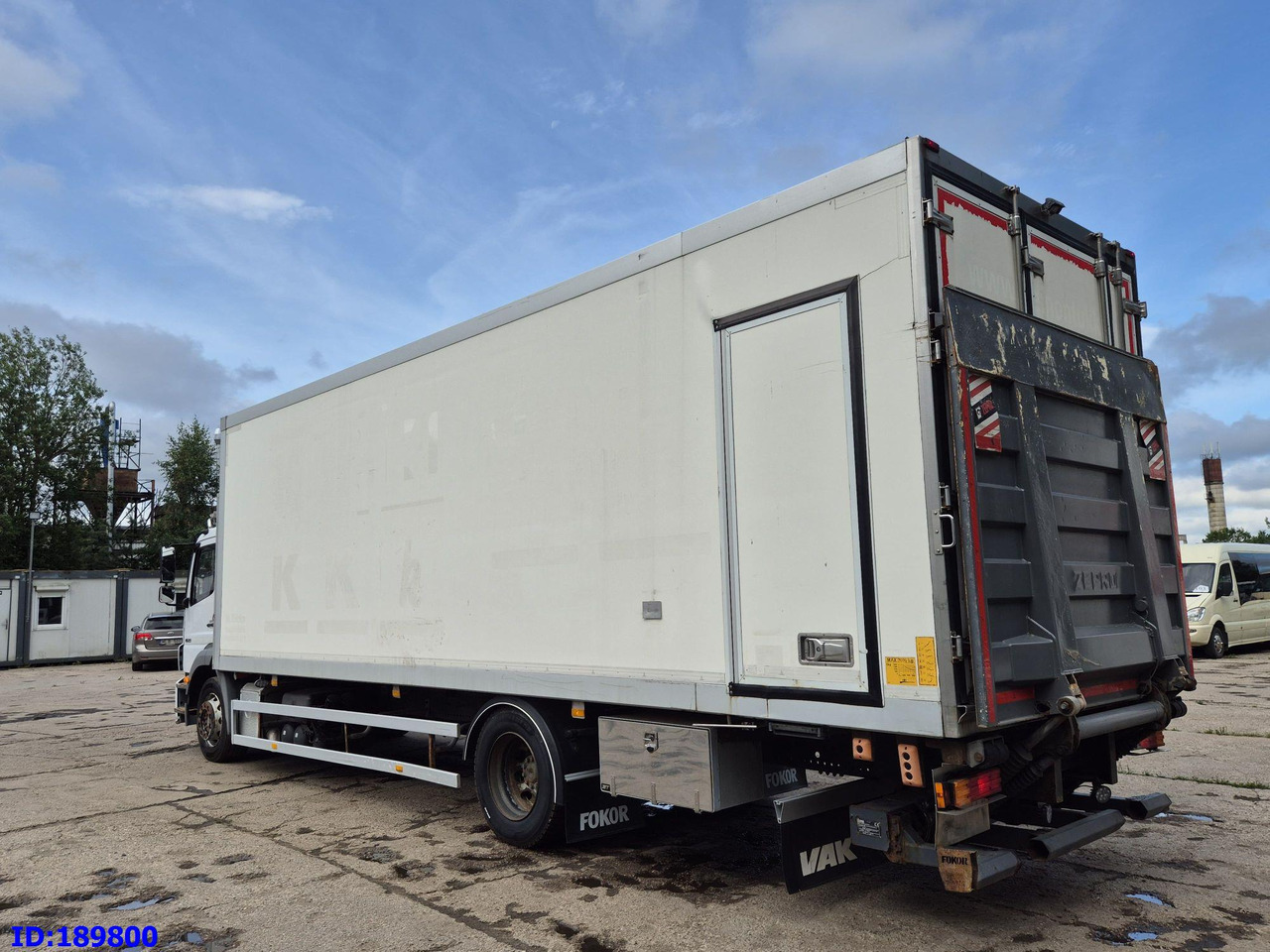 Camião frigorífico MERCEDES-BENZ Axor 1829 Euro5 Manual + Tail lift: foto 12
