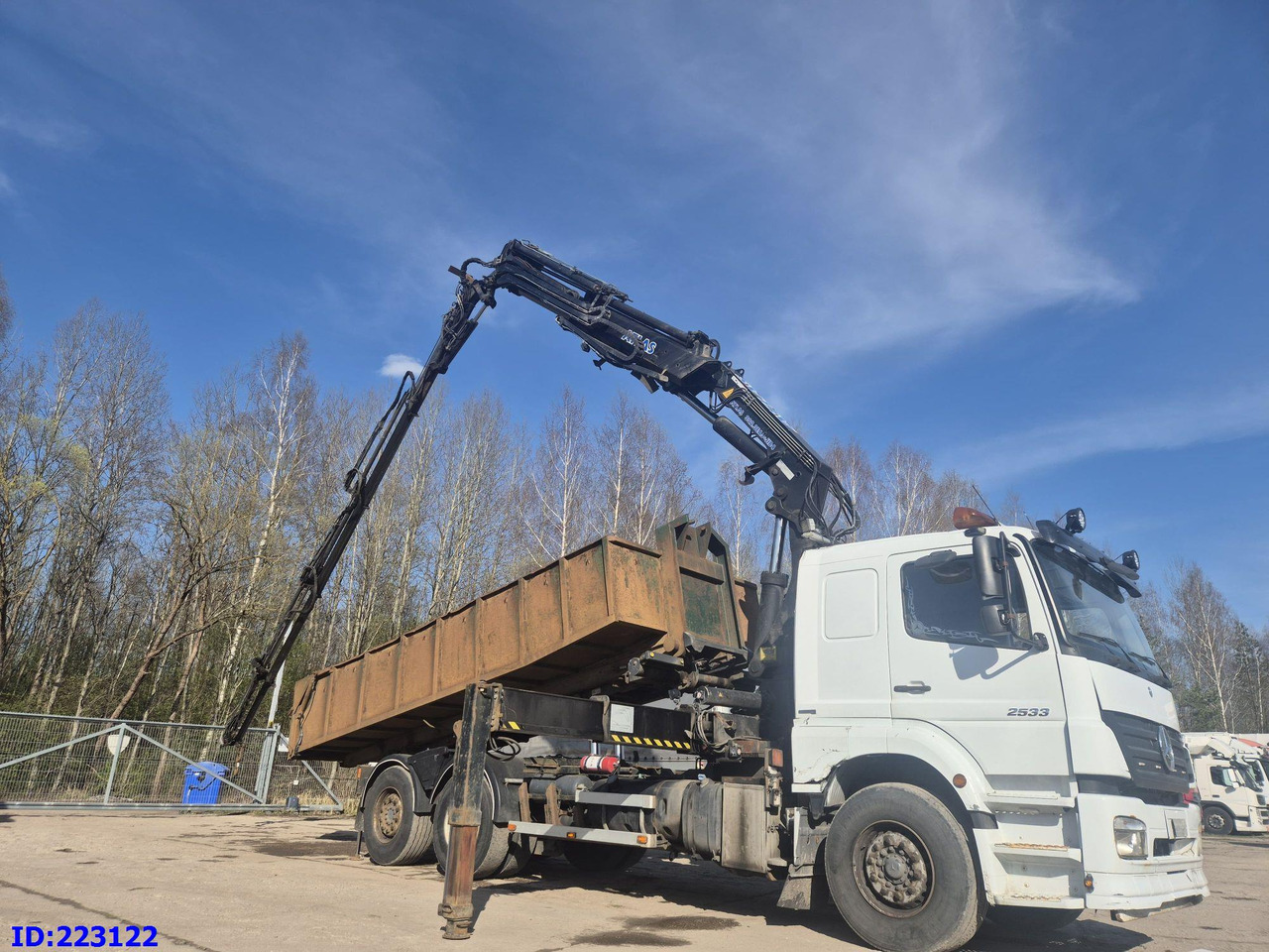 MERCEDES-BENZ Axor 2533 6x2 + Atlas 332.3E Crane - Camião basculante: foto 4 MERCEDES-BENZ Axor 2533 6x2 + Atlas 332.3E Crane - Camião basculante: foto 4