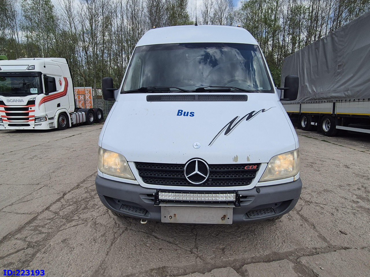 MERCEDES-BENZ Sprinter 416 VIP AC 17-seater - Autocarro: foto 2 MERCEDES-BENZ Sprinter 416 VIP AC 17-seater - Autocarro: foto 2
